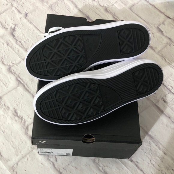 Converse Classic 2” Platform Black and White High-Tops Women’s 9.5 lg NWOT - Picture 6 of 15
